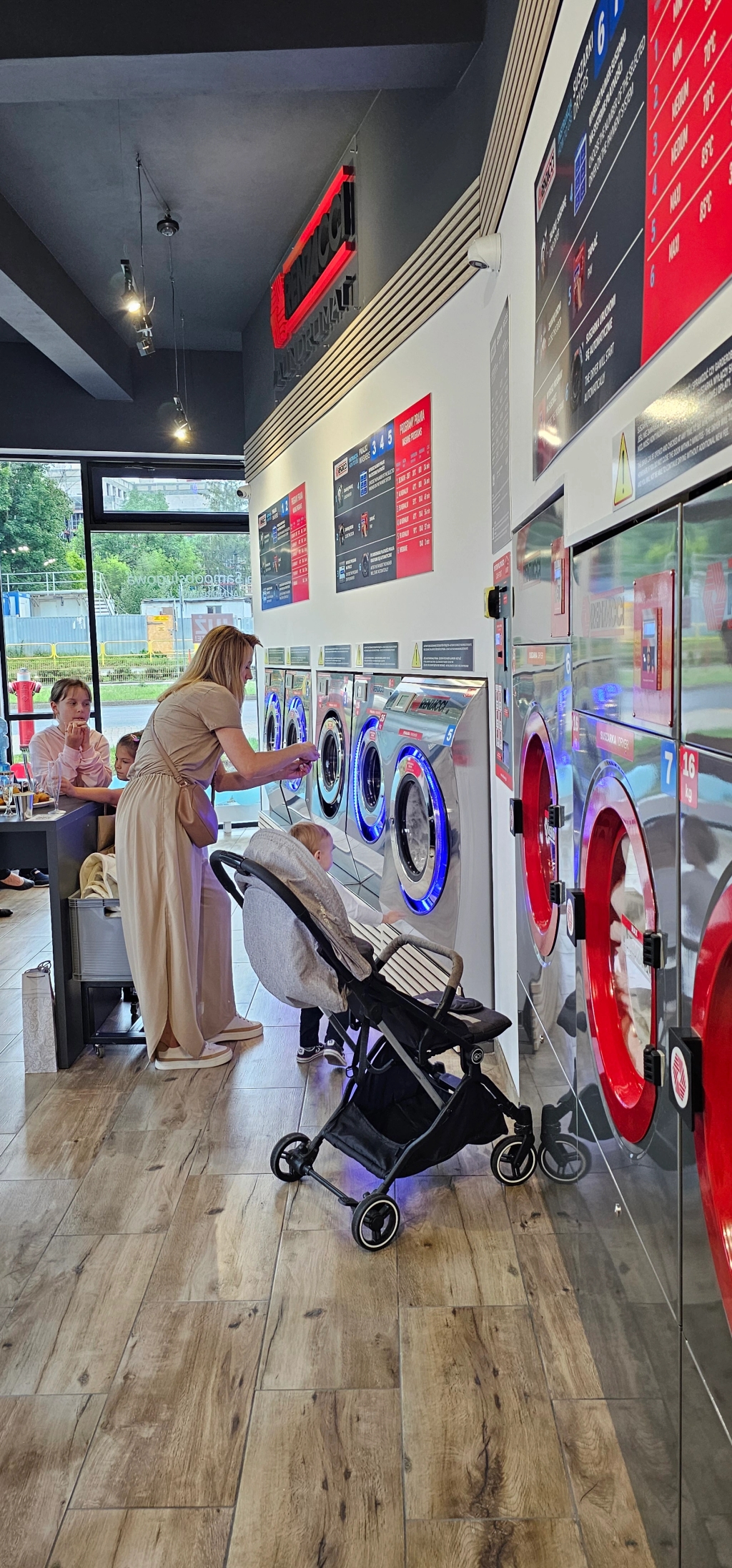 Payment zone and control panel in Renzacci laundry