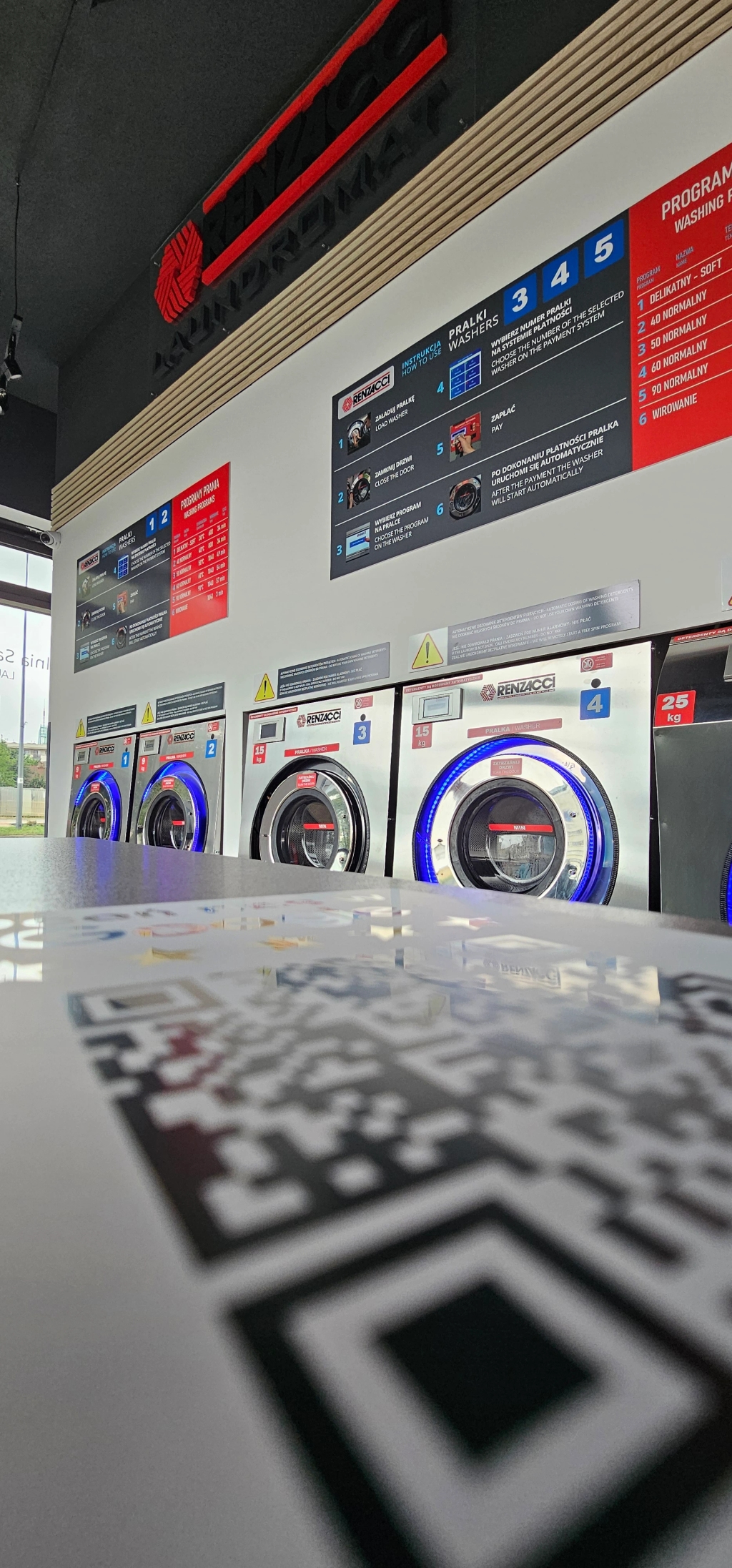Clean and bright interior of Renzacci laundry Białystok